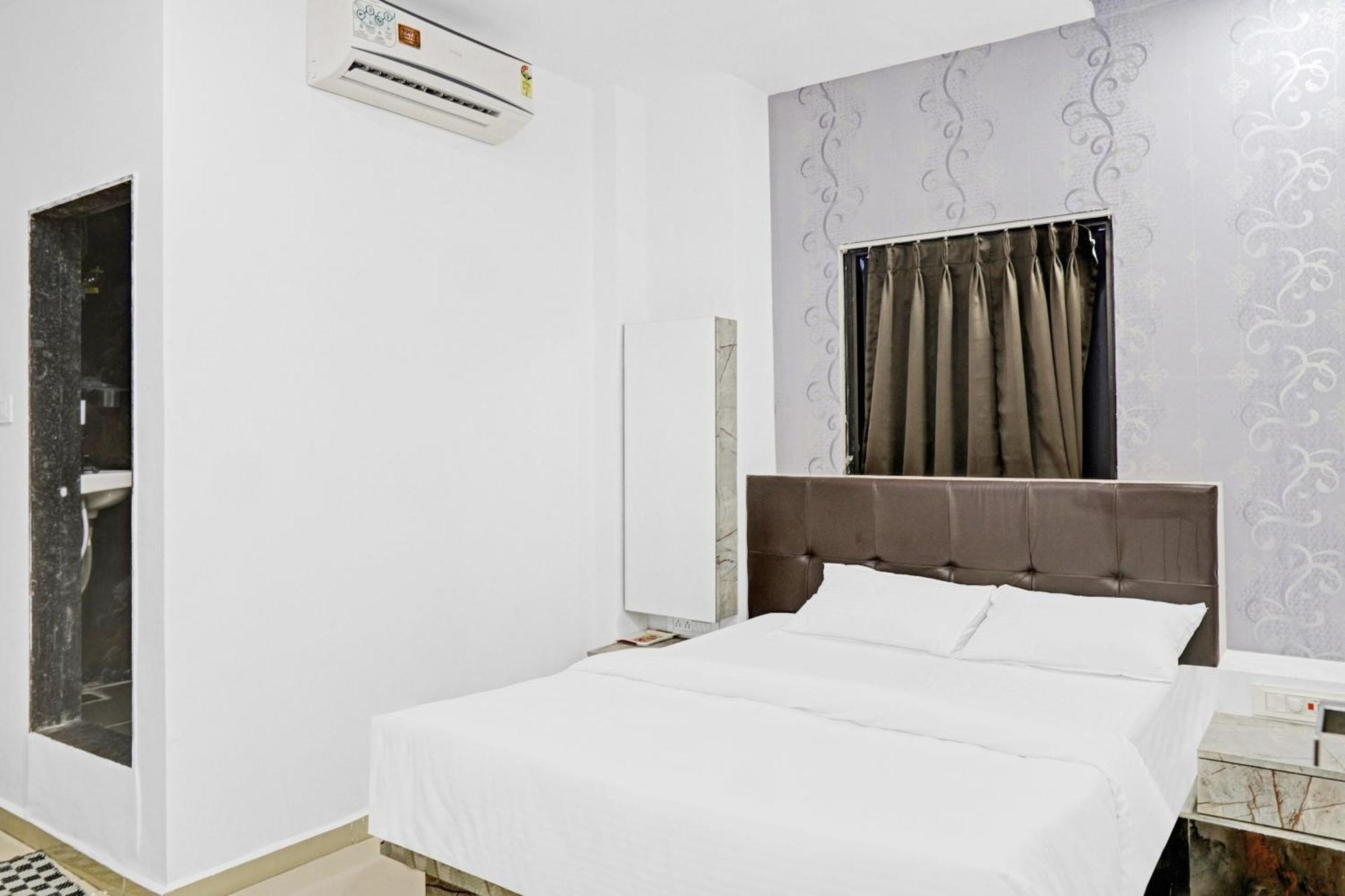 Collection O Sigma Inn Surat Exterior photo